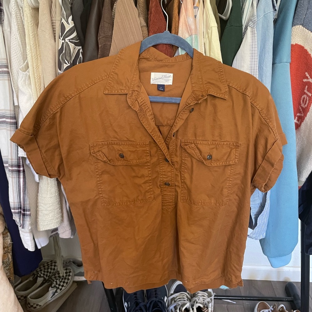 brown button up top